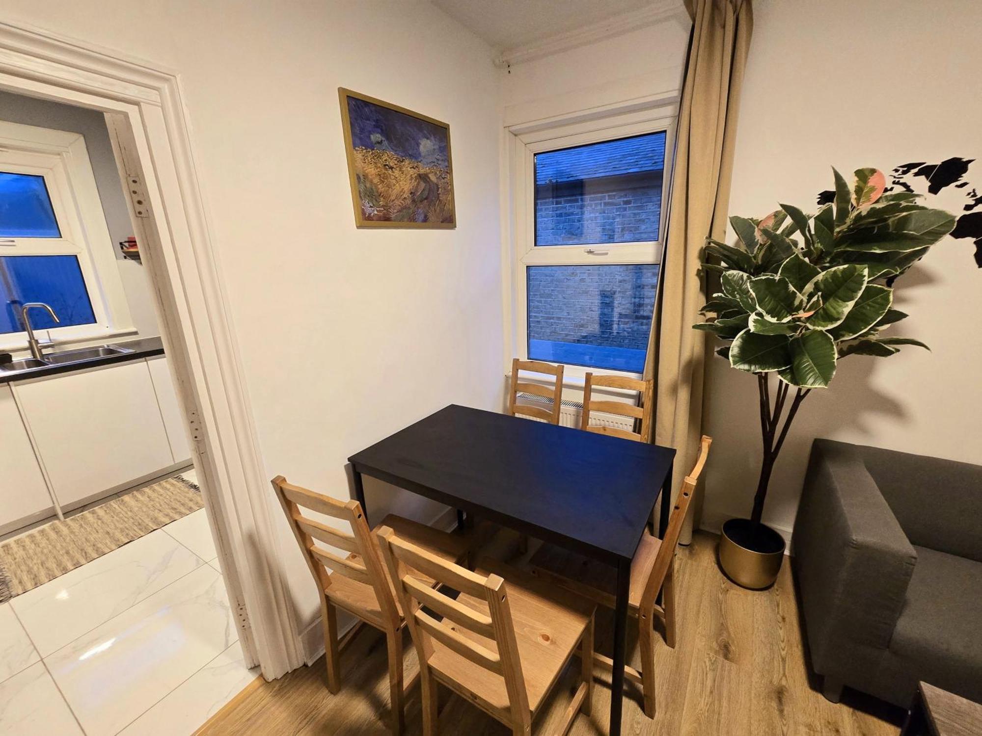 Family Flat 3 Beds Walthamstow Apartment London
